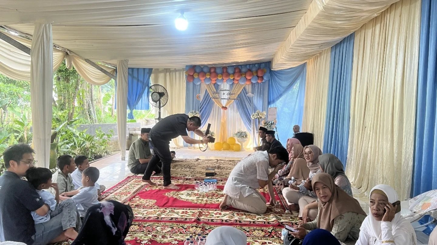 Suasana acara terkait Tips Menyiapkan Checklist H-7 saat Merencanakan khitanan di JABODETABEK dan JATIM