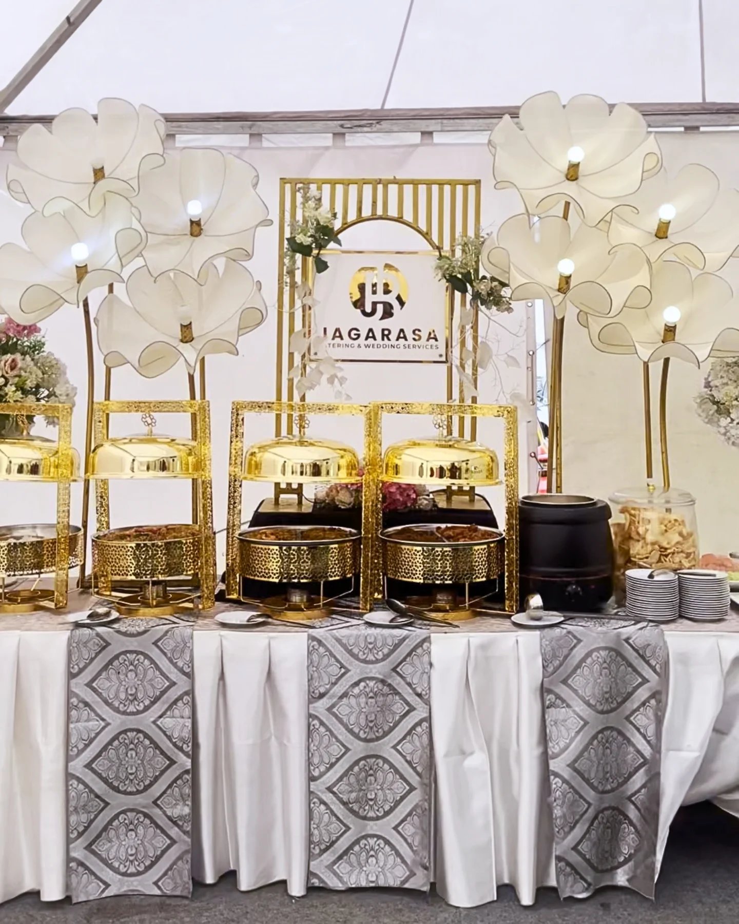 Dokumentasi acara Citra Kirana Dan Rezky Adhitya bersama Jagarasa - Wedding Anniversary foto 1