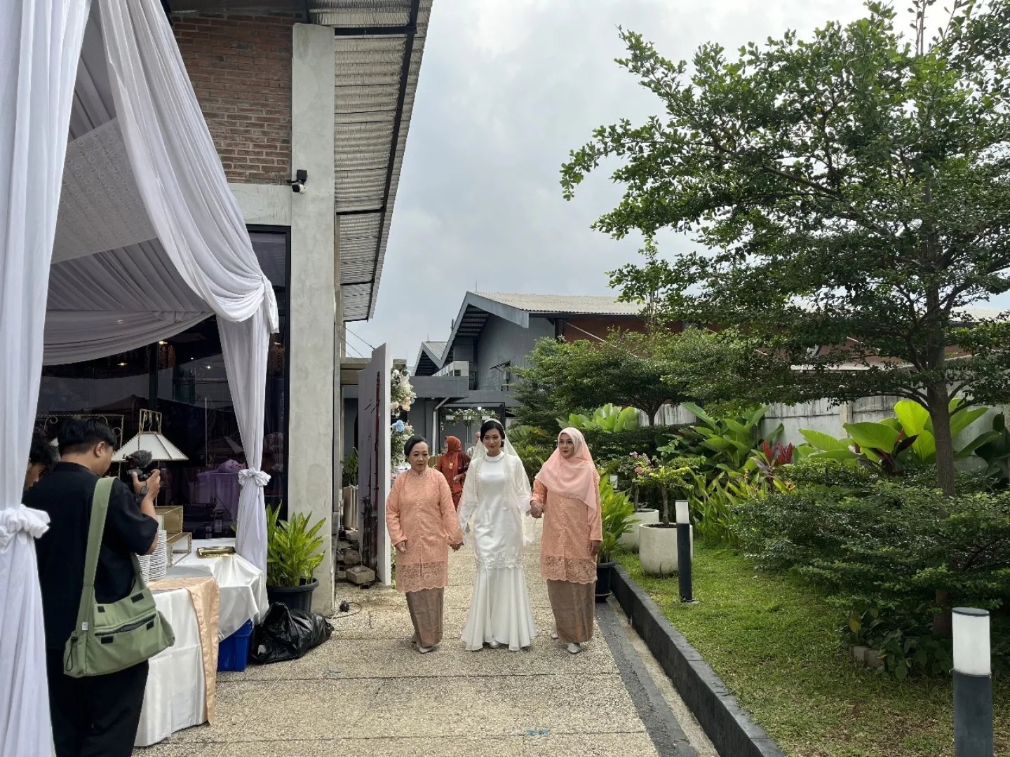 Dokumentasi acara Melvania Gifa Hantari bersama Jagarasa - Wedding Melva Di Q Square foto 6
