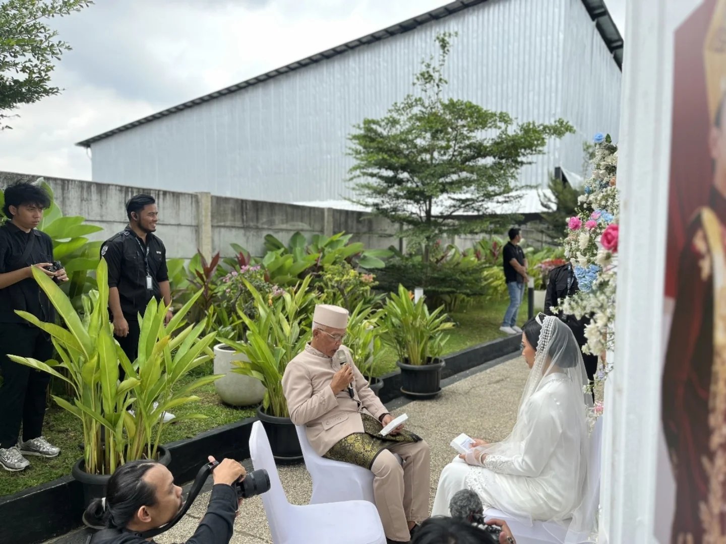Dokumentasi acara Melvania Gifa Hantari bersama Jagarasa - Wedding Melva Di Q Square foto 8