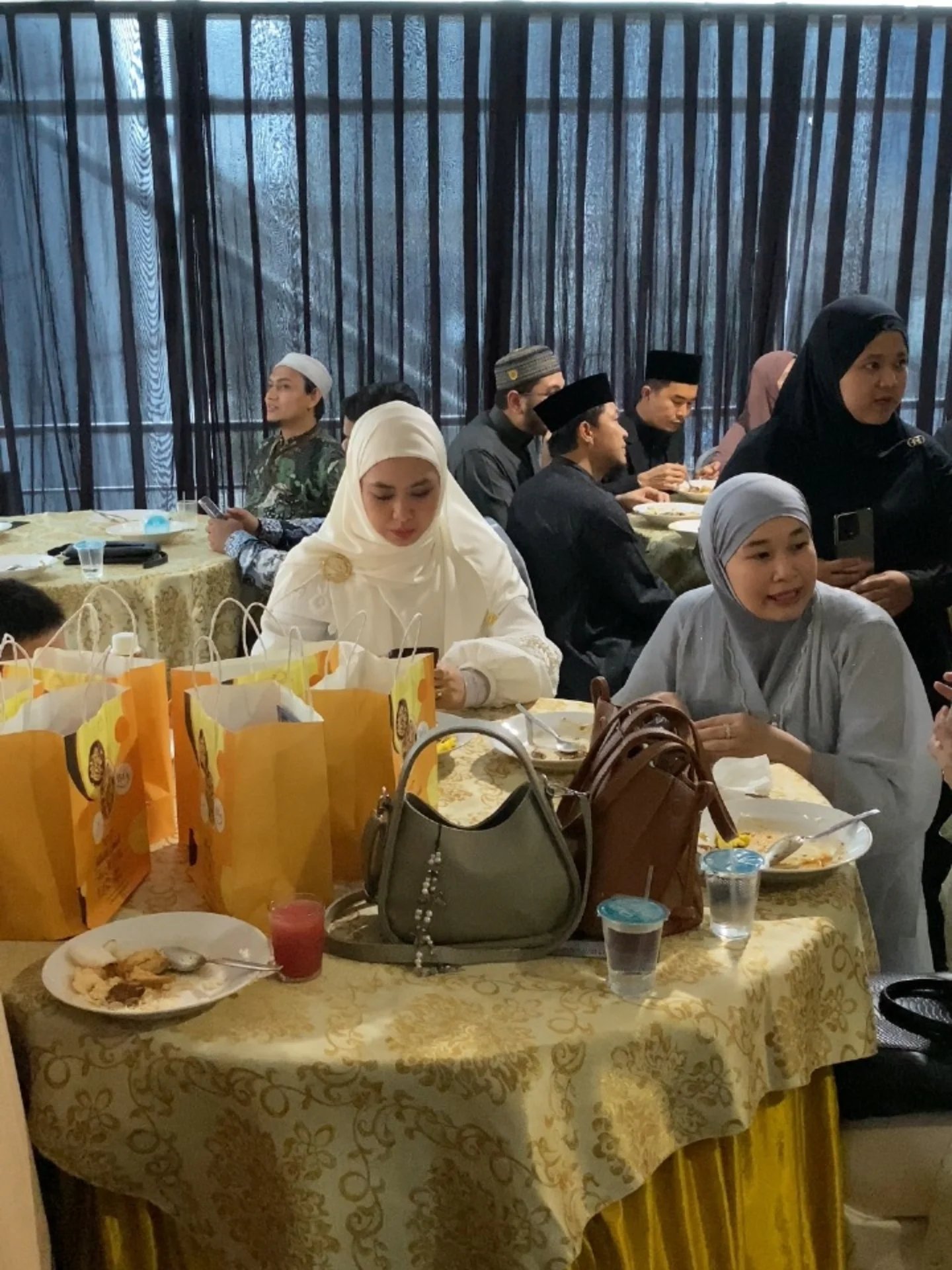 Dokumentasi acara Oki Setiana Dewi bersama Jagarasa - Wisuda Akbar Maskhanul Huffadz foto 6