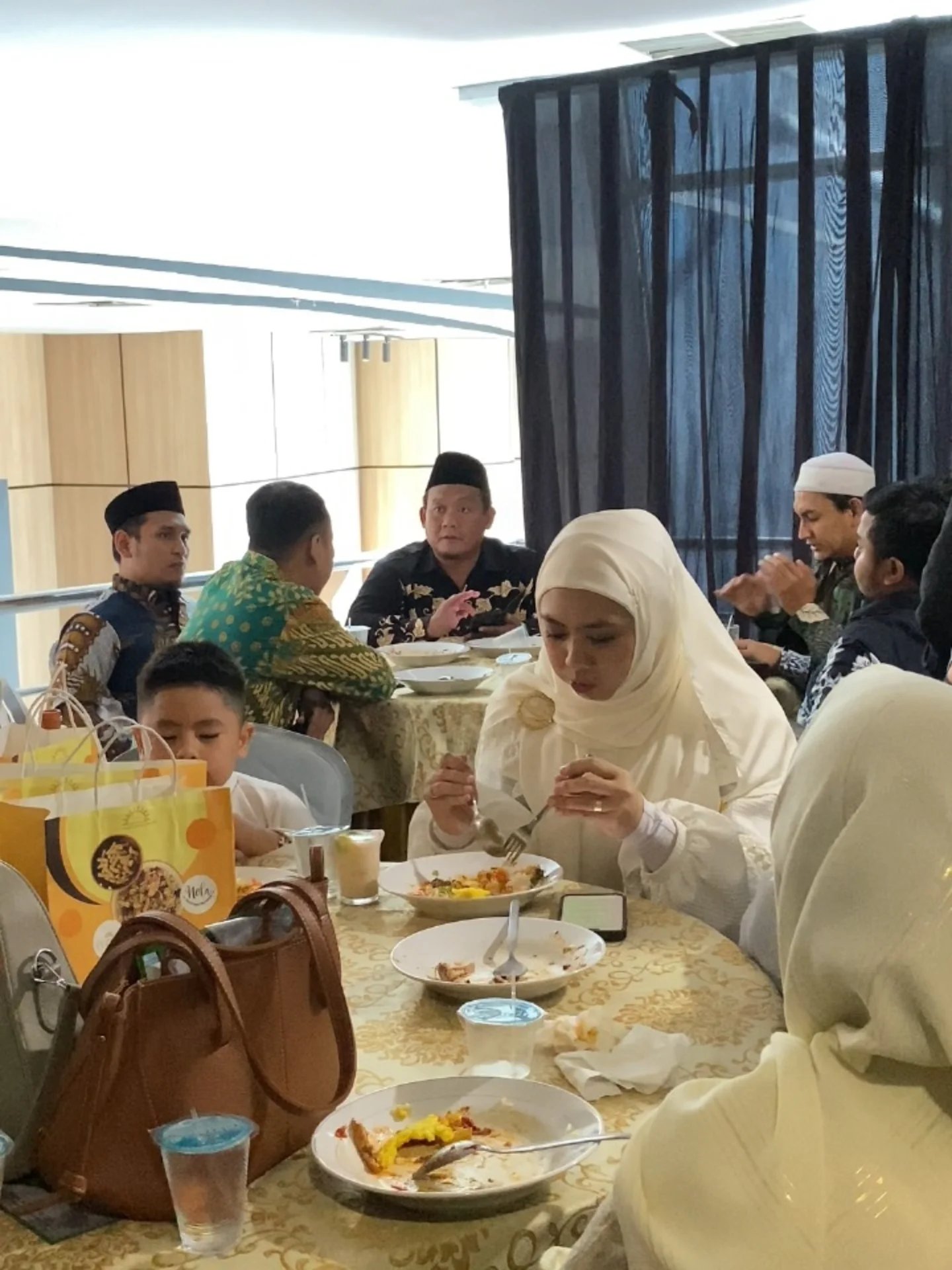 Dokumentasi acara Oki Setiana Dewi bersama Jagarasa - Wisuda Akbar Maskhanul Huffadz foto 8