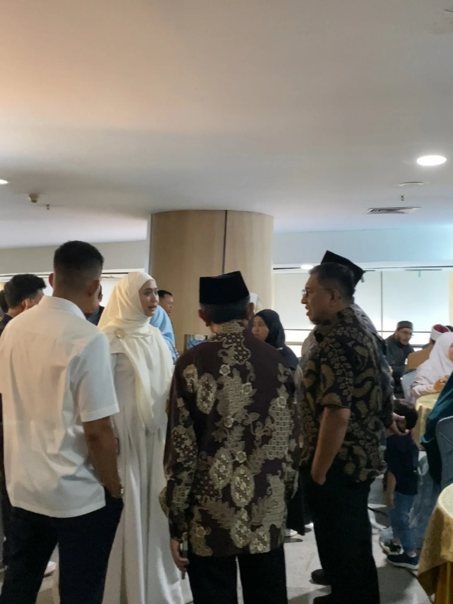 Dokumentasi acara Oki Setiana Dewi bersama Jagarasa - Wisuda Akbar Maskhanul Huffadz foto 10