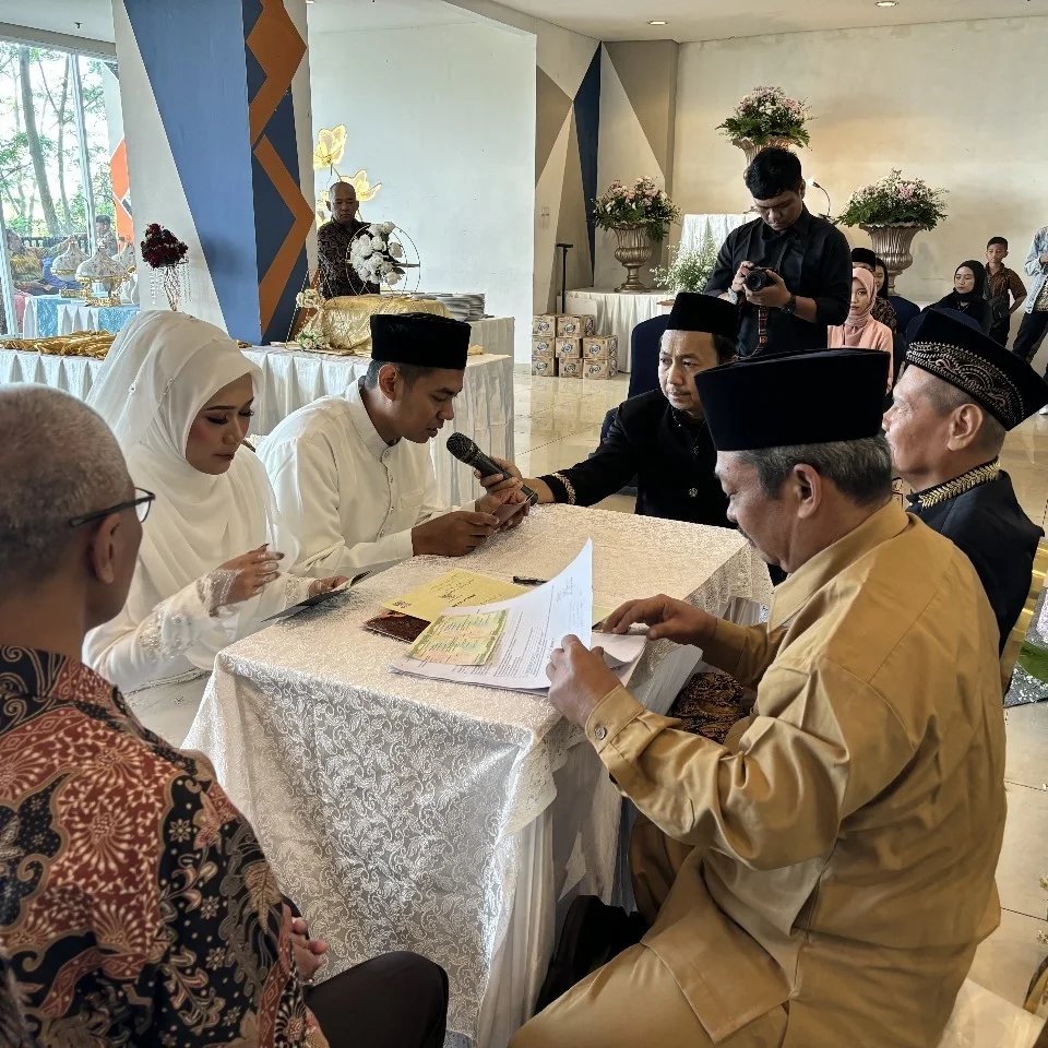 Dokumentasi Wedding Afi Hary 23 06 2024 di Ispi Hotel Cikarang Festival oleh Jagarasa - foto 11
