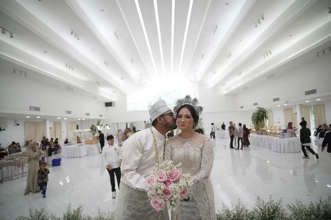 Dokumentasi Wedding Niken Fauzi 07 02 2026 di Graha Bina Humaniora oleh Jagarasa - foto 17