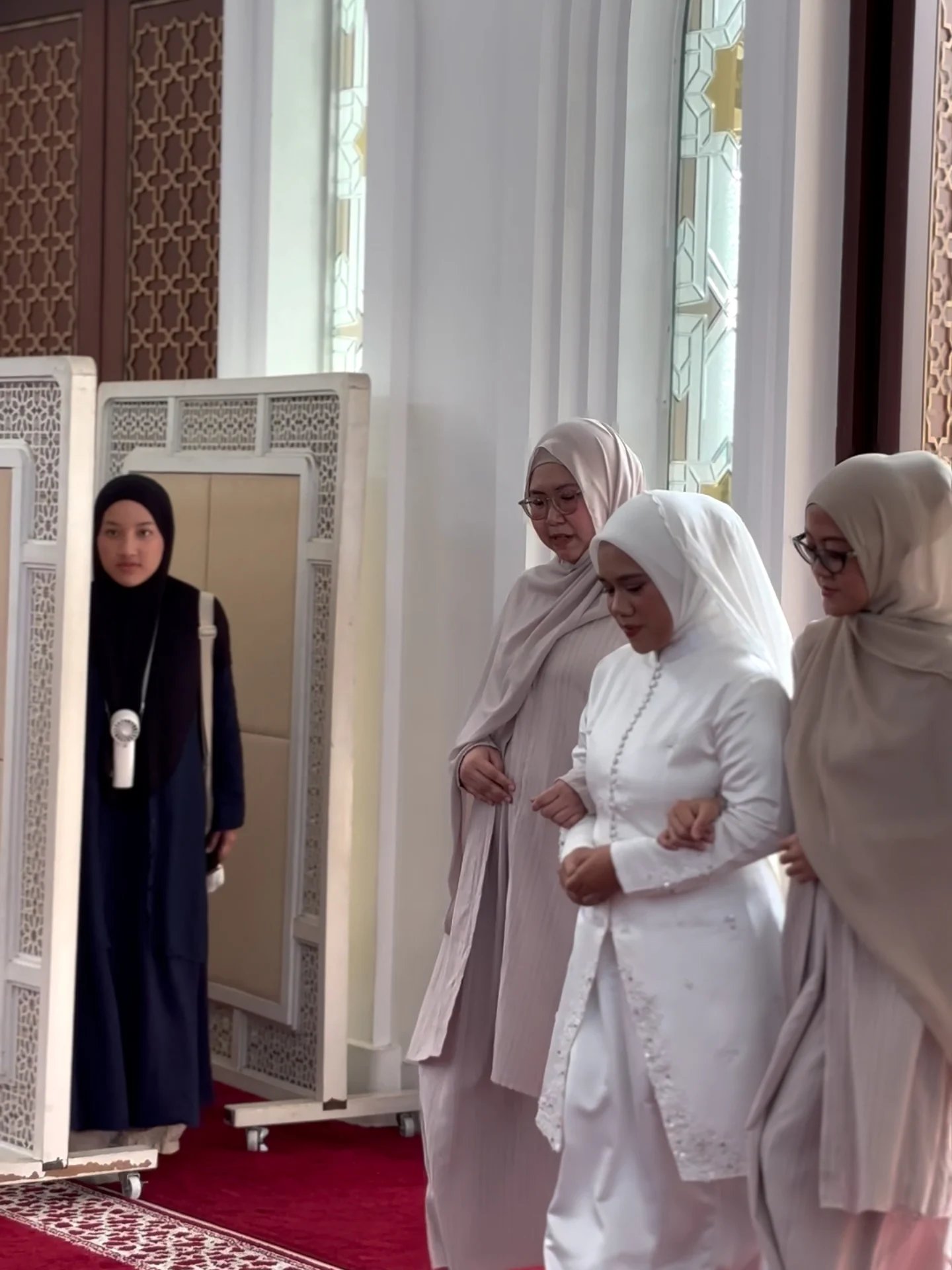 Dokumentasi Wedding Ridzka Aries 19 04 2026 di Masjid Ash Shiddiq Cikeas oleh Jagarasa - foto 16