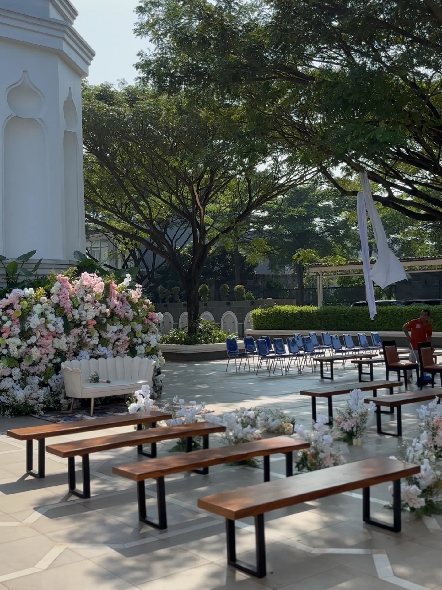 Dokumentasi Wedding Ridzka Aries 19 04 2026 di Masjid Ash Shiddiq Cikeas oleh Jagarasa - foto 4