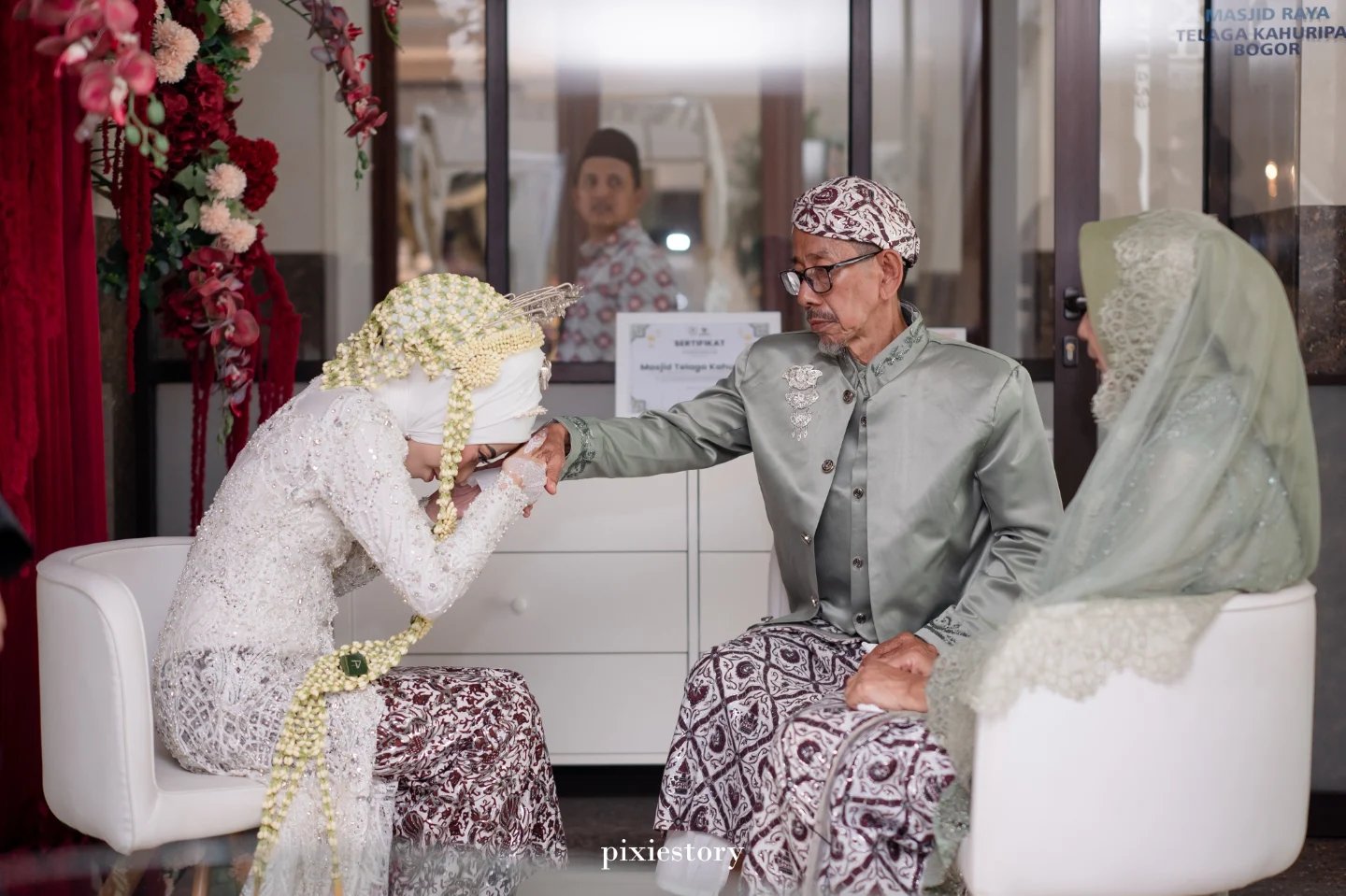 Dokumentasi Wedding Lia Haris 01 05 2026 di Masjid Telaga Kahuripan oleh Jagarasa - foto 13