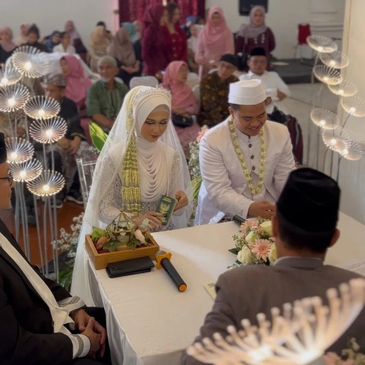 Dokumentasi Wedding Putri Dofa 21 09 2024 di Istana Rasa Fidel Tani Ballroom oleh Jagarasa - foto 5