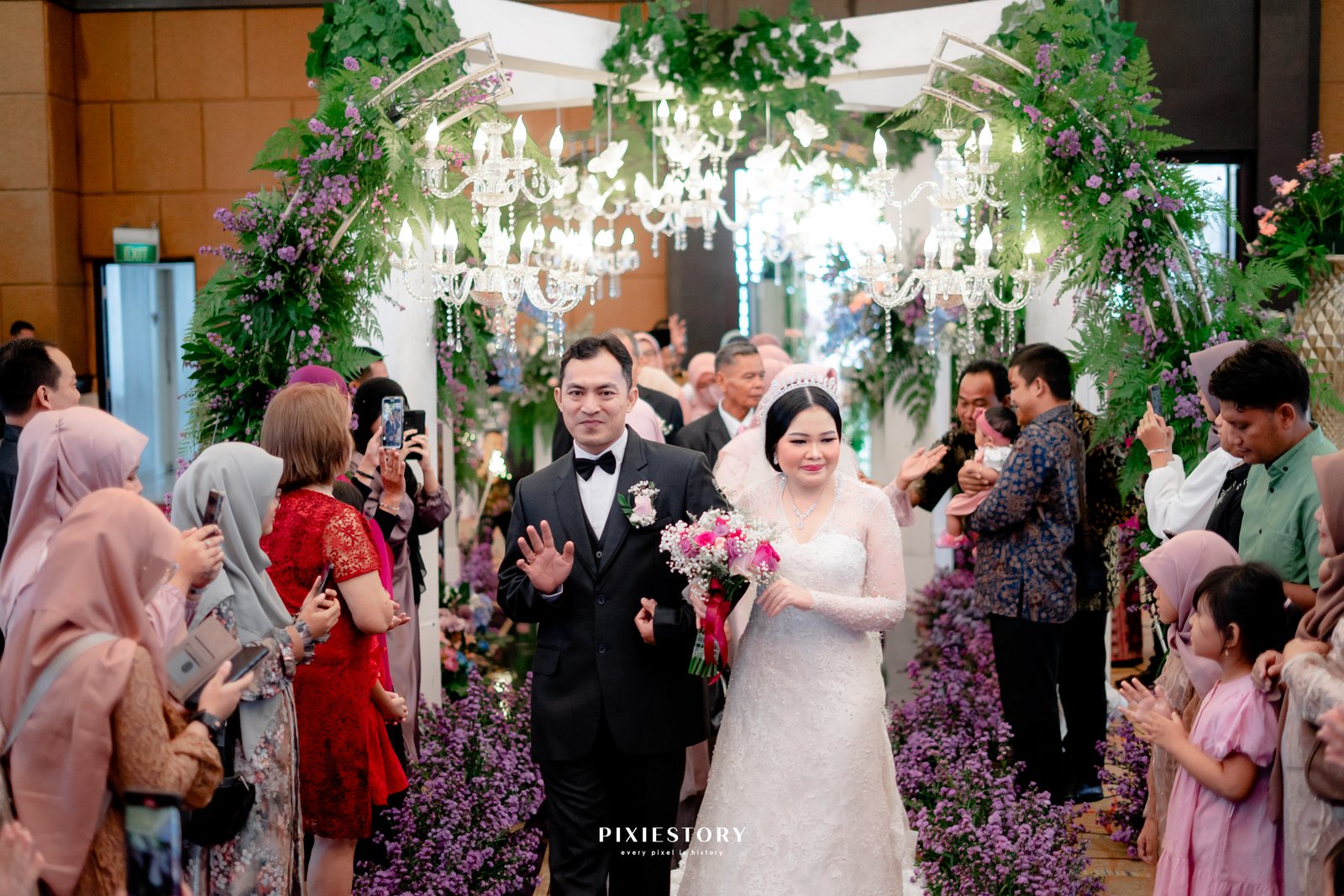 Dokumentasi Wedding Henny Ridwan 26 10 2024 di The Vida Ballroom oleh Jagarasa - foto 21