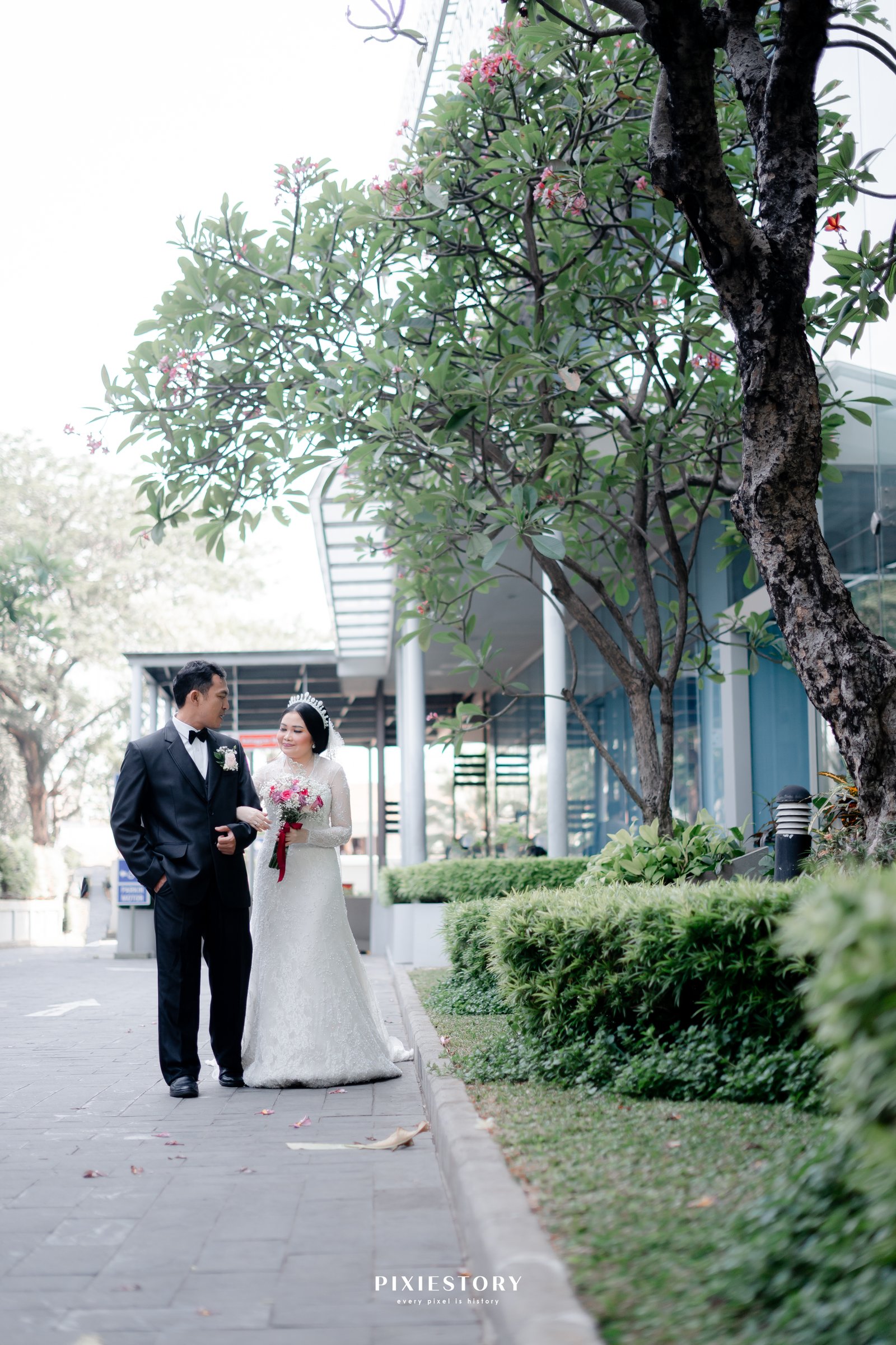 Dokumentasi Wedding Henny Ridwan 26 10 2024 di The Vida Ballroom oleh Jagarasa - foto 27
