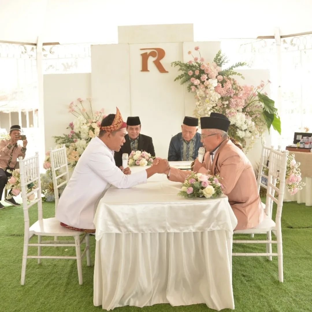 Dokumentasi Wedding Package Rini Rizky 17 9 2023 di Cemara Ballroom Hall C oleh Jagarasa - foto 8