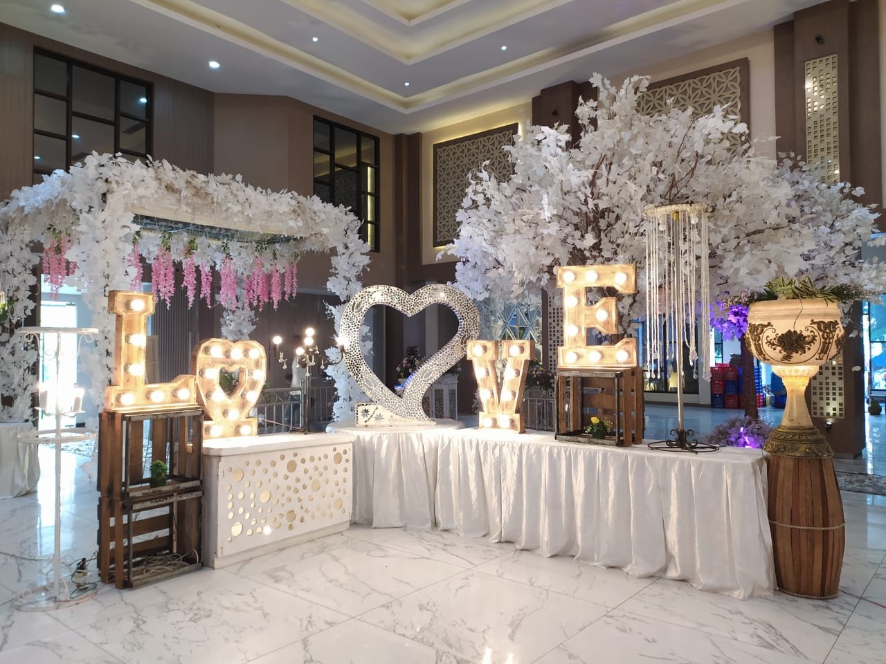 Dokumentasi Wedding Diah Jati 08 03 2020 di Gedung Mahameru Polda Jatim oleh Jagarasa - foto 17