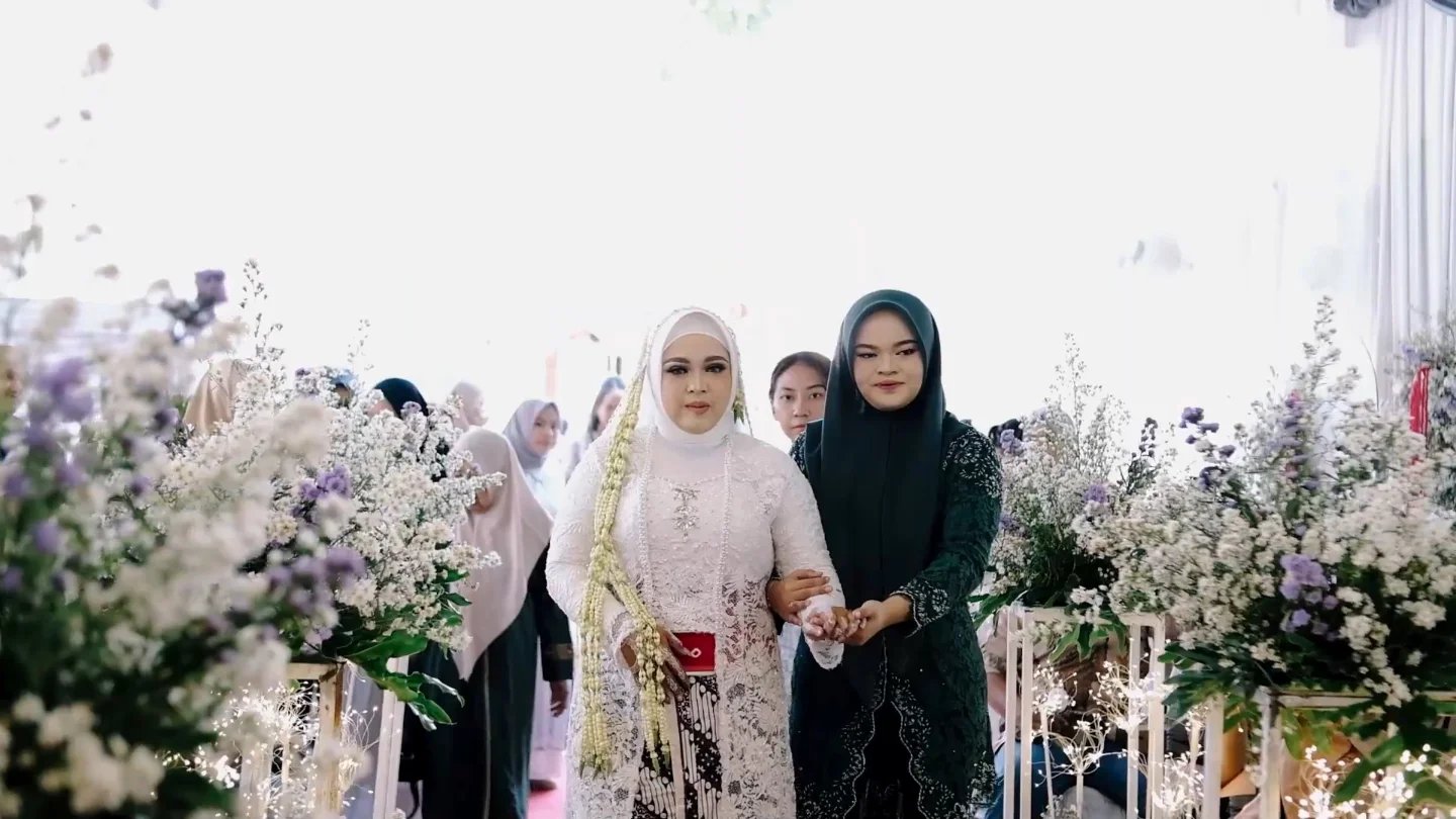 Dokumentasi Wedding Mely Krisman Graha Dinatera Depok 05 10 2025 di Wedding Rumah Mewah oleh Jagarasa - foto 5